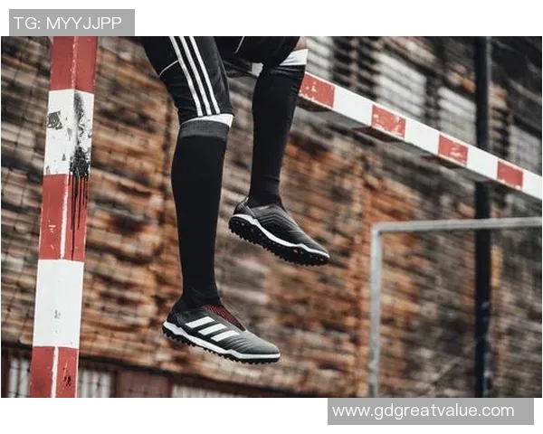 阿迪达斯足球鞋助力球场表现提升让每一次进攻都充满自信与激情